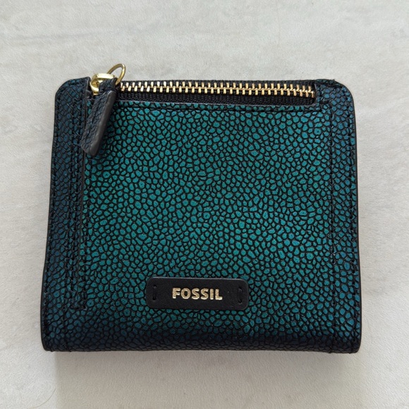 COPY - Fossil Turquoise Bifold Wallet - Picture 1 of 5